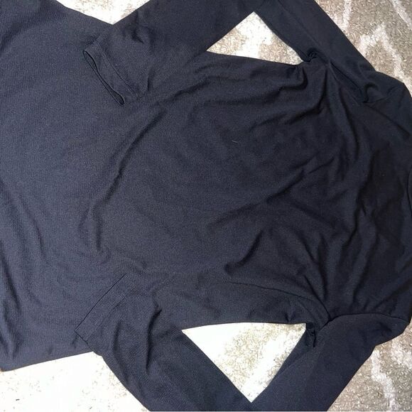 Adidas size M shirt - Picture 6 of 6